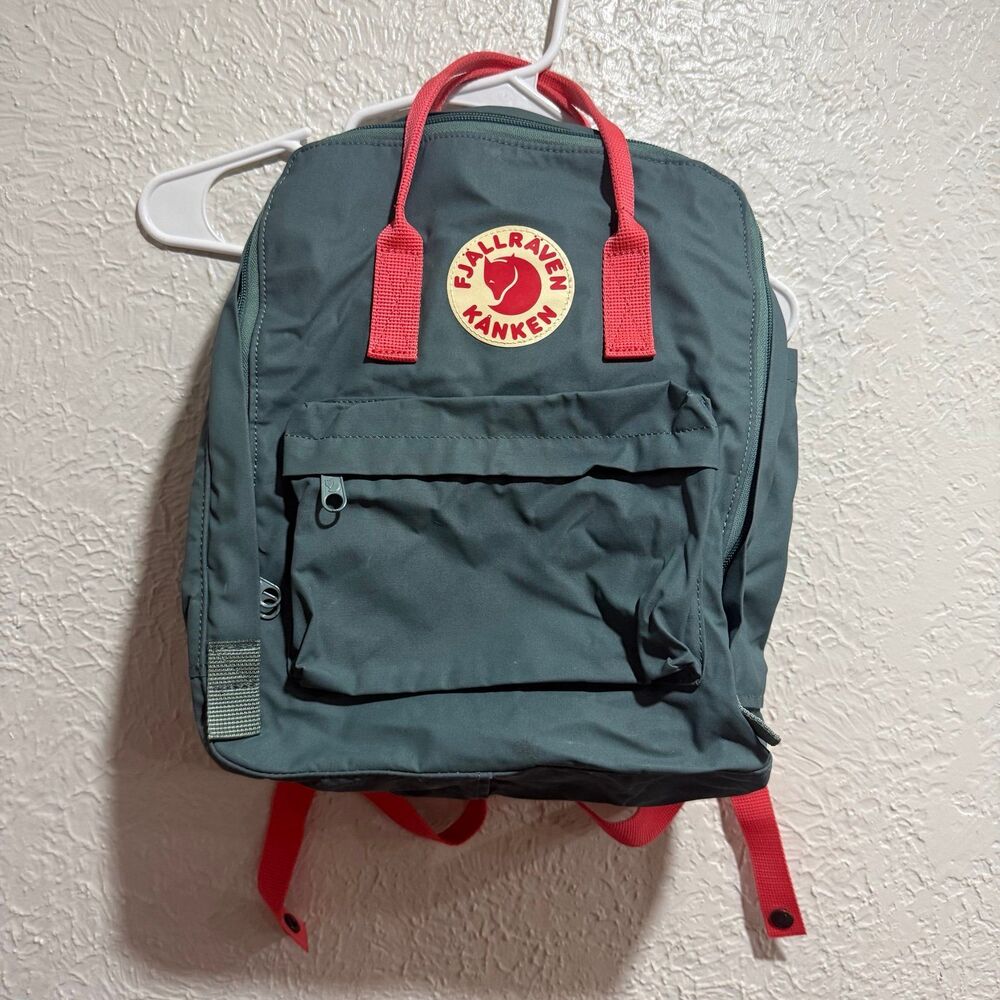 Fjรคllrรคven Kรฅnken Classic Backpack Green Pink Pre-Owned